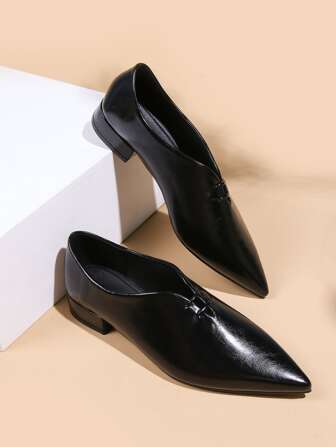 2025 Autumn Women's Elegant Minimalist Pointed Toe Flat Shoes