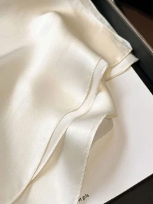 1 件纯色女士方形围巾，时尚百搭的真丝围巾可作为头巾、腰带或包巾或多用途围巾头巾、发带、头带，非常适合装扮您的外观 - 米色 - 查看 3