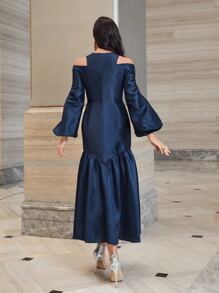 Modelyn 挖肩燈籠袖珍珠鏈條領口荷葉邊連衣裙