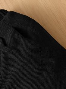 SHEIN Shorts de pana de unicolor para bebé niña, cintura elástica con botón frontal y sin cinturón, adecuado para el verano - Negro - Ver 3