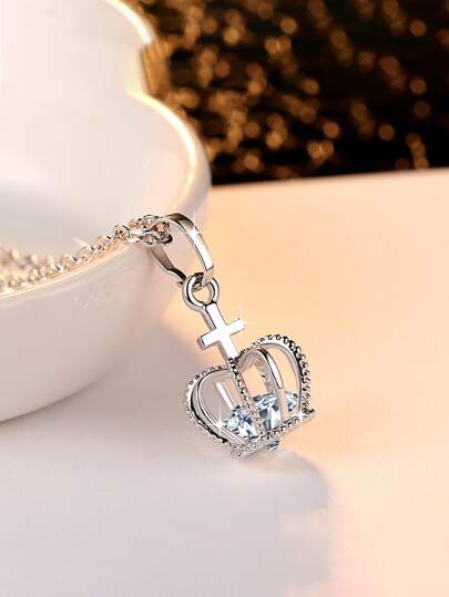 皇冠和十字吊墜項鍊