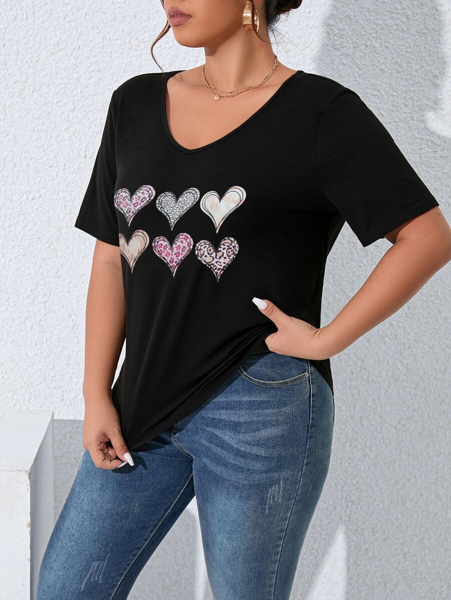 SHEIN LUNE 大碼愛心圖案V領T恤 - 黑色 - 查看 1