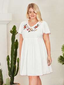 SHEIN VCAY Plus Floral Embroidery Scallop Trim Smock Dress - White - View 4