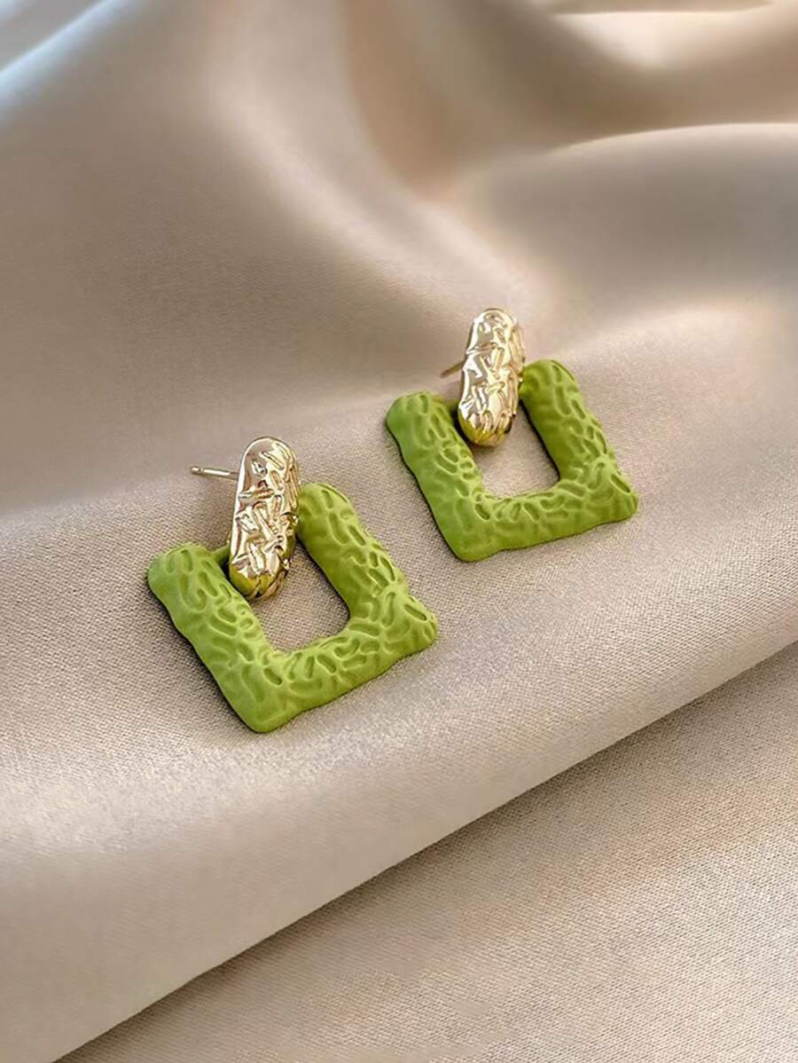 1 bông tai trang sức bằng đồng có kết cấu hình vuông - màu xanh lá - Xem 1