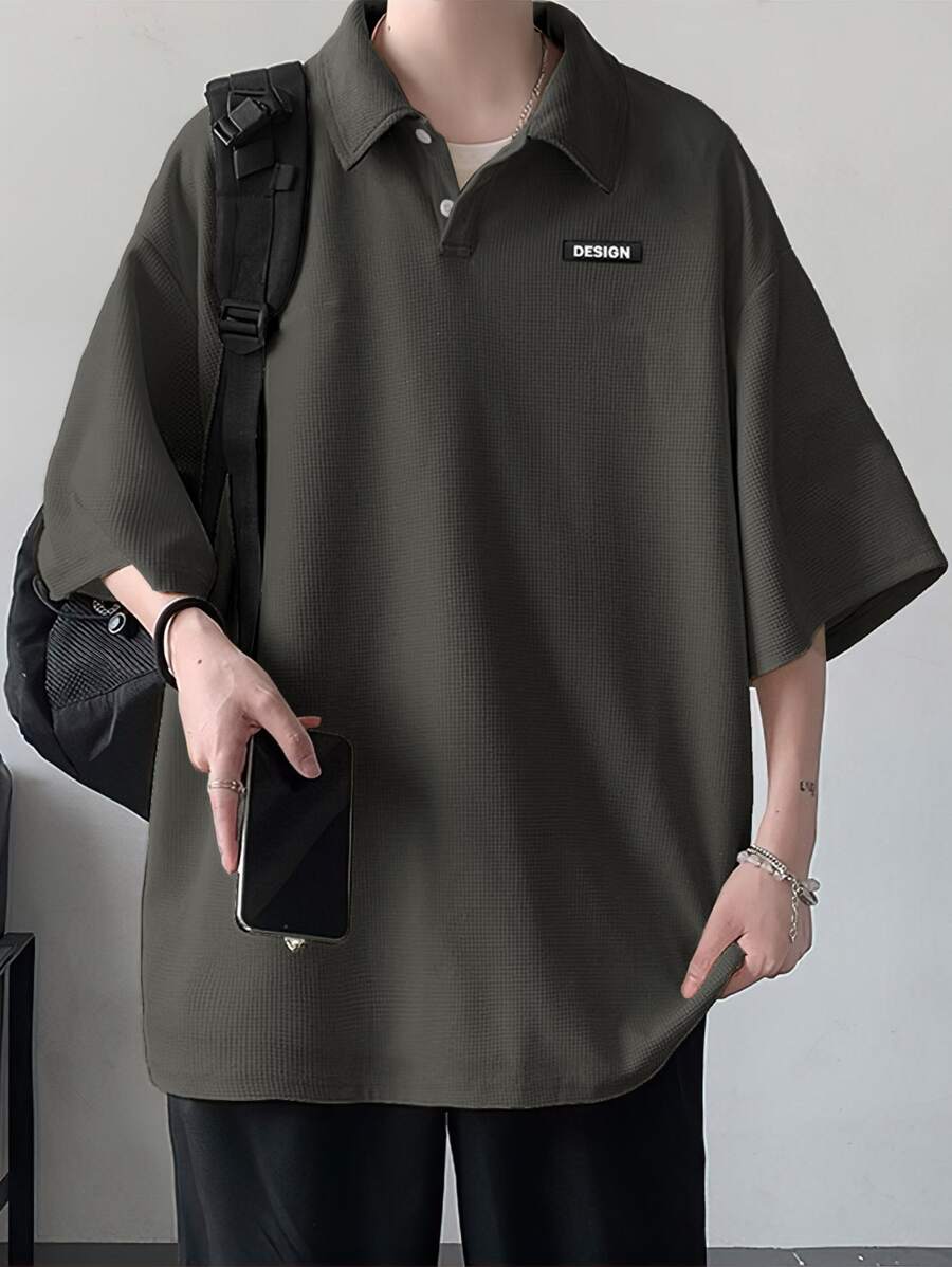 Manfinity Hypemode Men Letter Patched Detail Oversize Polo Shirt - Dark Grey - View 1