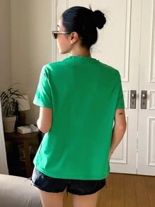 DAZY Lappad Brev Enkel T-Shirt - Grön - Visa 7