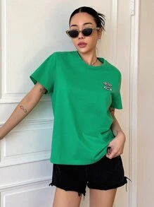 DAZY Lappad Brev Enkel T-Shirt - Grön - Visa 8