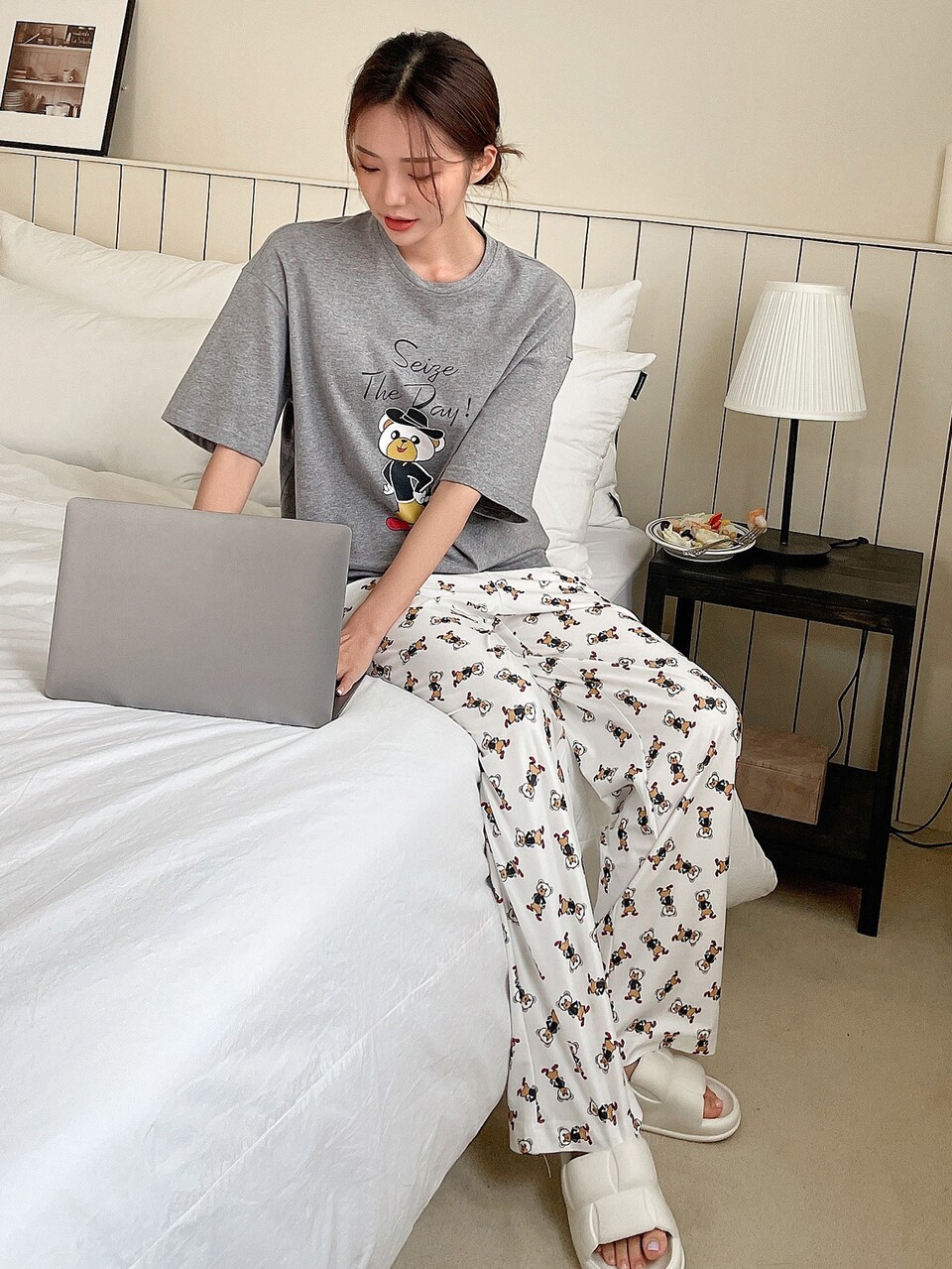 Cartoon Graphic Drop Shoulder Lounge Set Pajama