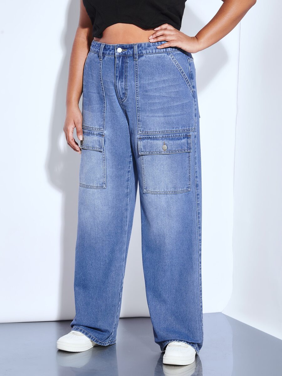 SHEIN Plus Flap Pocket Cargo Jeans - Medium Wash - View 1