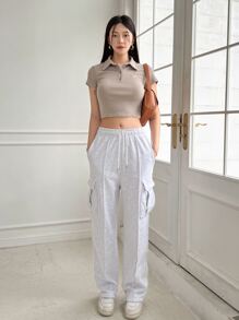 DAZY Camiseta crop con bordado de letra de cuello polo - Gris Claro - Ver 4