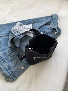 Bolso hobo con parche de letra con cadena - Negro - Ver 4