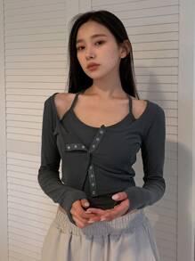 DAZY Camiseta corta con botones delanteros y top tipo camiseta de tirantes, ropa de otoño