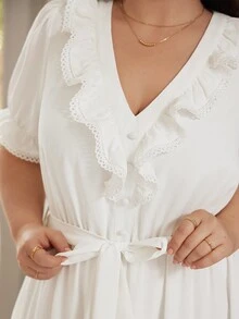 SHEIN Frenchy 大碼荷葉邊繫腰帶洋裝 - 白色 - 查看 2