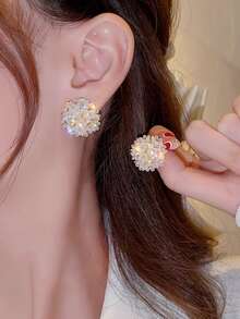 水鑽裝飾花耳釘