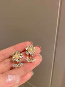 水鑽和人造珍珠裝飾花耳釘 - 金黃色 - 查看 3