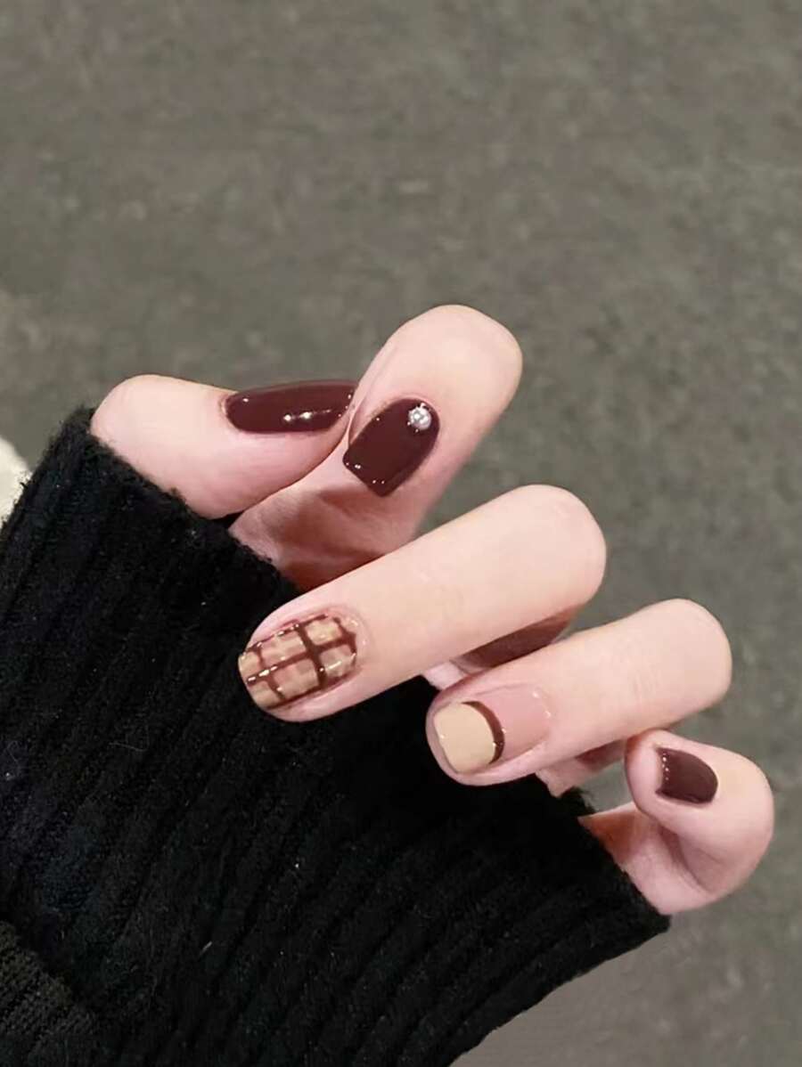 24pcs Short Square Plaid Pattern Fake Nail & 1pc Nail File & 1sheet Tape - Multicolor - View 1