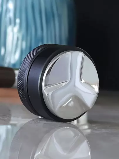 1 个咖啡压粉器，底座直径分别为 51 毫米、53 毫米和 58 毫米 回到学校