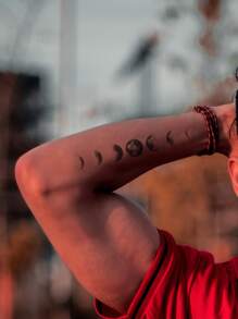 1张彩色月亮图案纹身贴纸，满月和新月设计，韩式风格，Y2K，Kpop，防水，防汗，不反光 - 黑色 - 查看 5