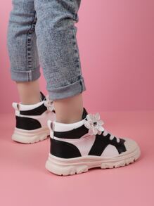 Girls Colorblock Flower Decor Lace-up Front Sneakers - Black and White - View 7