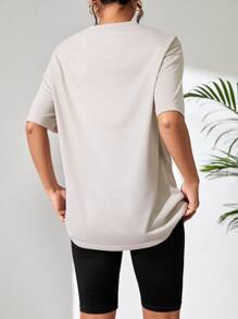 SHEIN Unity 字母圖案落肩T恤和騎行褲 - 卡其色 - 查看 2