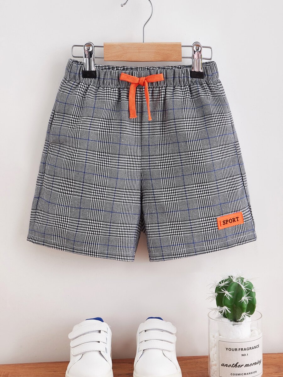 SHEIN 小男童格紋印花字母補丁細節腰部抽繩短褲 - 灰色 - 查看 1