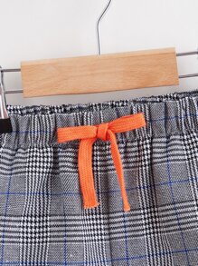 SHEIN 小男童格紋印花字母補丁細節腰部抽繩短褲 - 灰色 - 查看 3