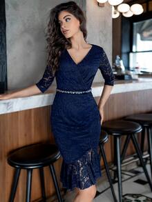 MIUSOL 交疊領水鑽細節下擺開叉蕾絲連衣裙 - 藏蓝色 - 查看 4