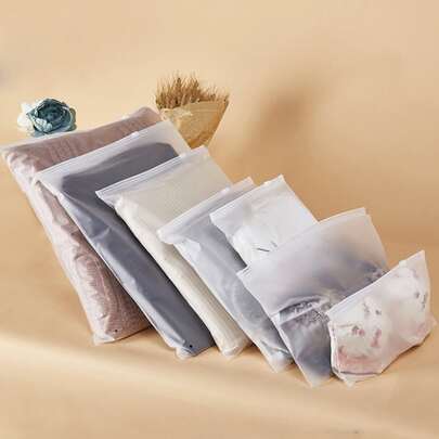 10/50 件哑光 EVA 透明 PE 拉链袋，服装收纳和旅行收纳袋，季节性服装包装卧室，收纳袋，收纳袋，家庭收纳，女式白色 T 恤，女式黑色裤子，女士冬装，连衣裙，女士冬装，优雅女装，女士白衬衫，长袖，女士白色连体裤，女士春季连衣裙，女士春季服装，春季，春季服装，极简主义，夏季上衣