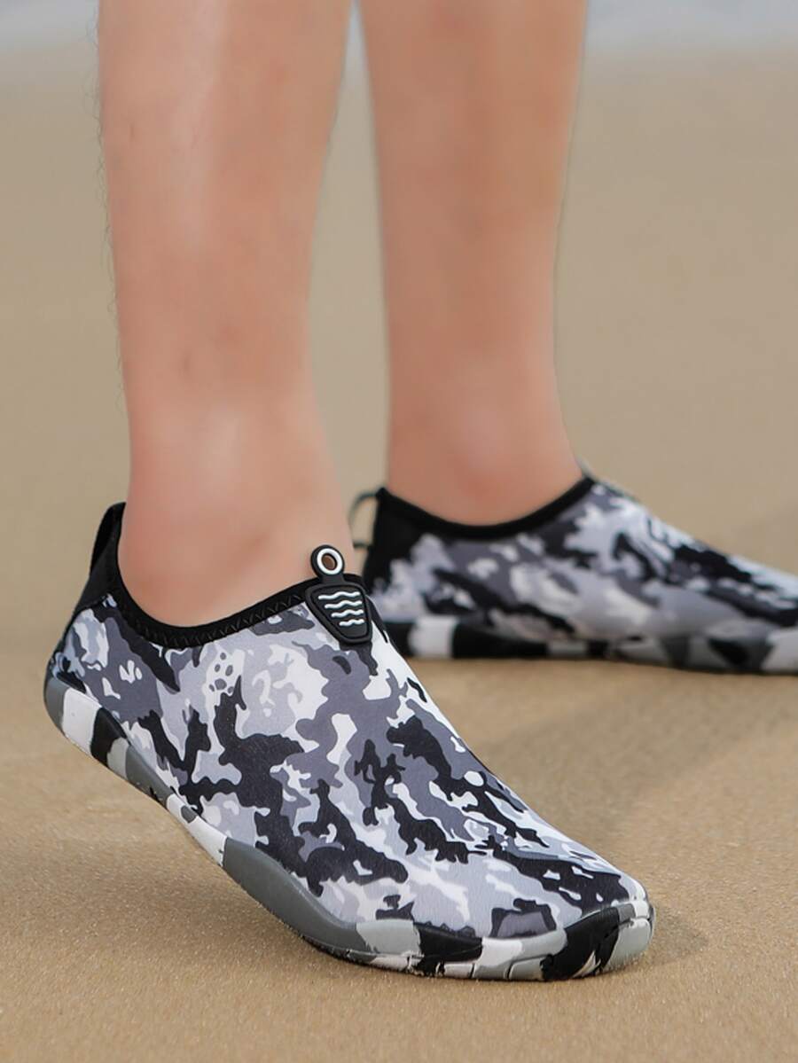 Camo Print Letter Patch Decor Creek Shoes - Multicolor - View 1