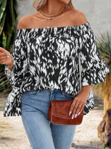 SHEIN Clasi Blusa con estampado de hombros descubiertos de manga con volante - Blanco y Negro - Ver 3