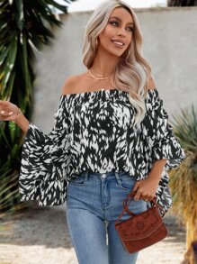 SHEIN Clasi Blusa con estampado de hombros descubiertos de manga con volante - Blanco y Negro - Ver 4