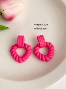 Pendientes largos con textura con corazón