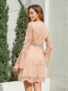 Vestido de manga con abertura con encaje