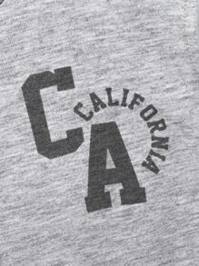 小男童字母圖案無袖連帽衫