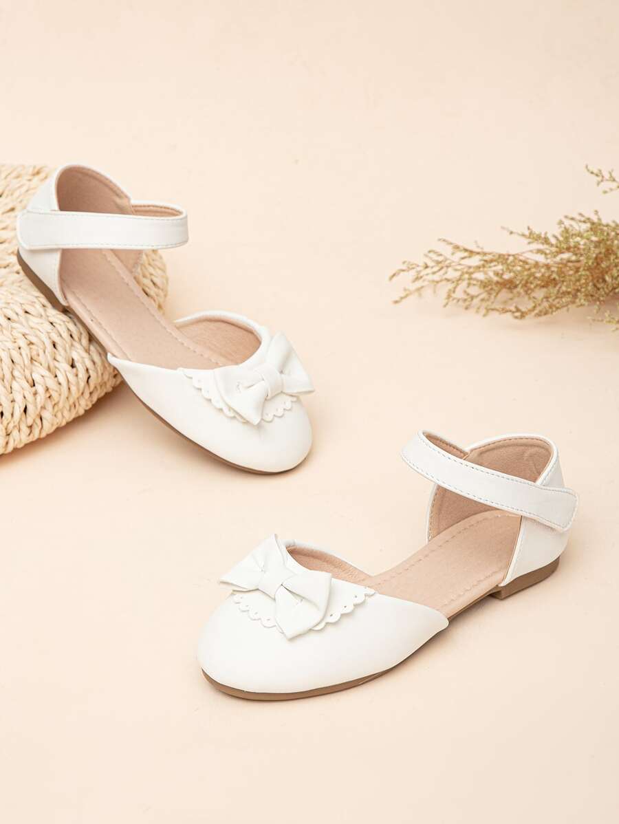 白色踝帶鞋女孩蝴蝶結裝飾貝殼邊踝帶平底鞋