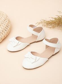 白色踝帶鞋女孩蝴蝶結裝飾貝殼邊踝帶平底鞋