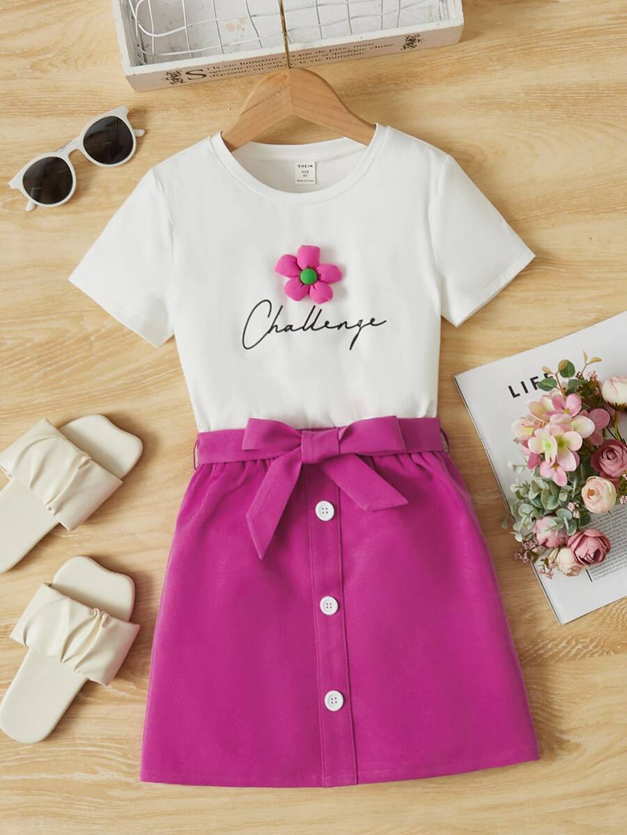 SHEIN 女孩字母圖案T恤和腰帶半身裙 - 彩色 - 查看 1