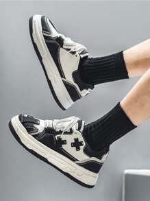 男士双色系带运动鞋，时尚黑白滑板鞋男士街头服饰