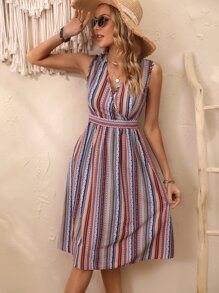 SHEIN LUNE 幾何印花後拉鏈交疊領A字連衣裙 - 彩色 - 查看 1