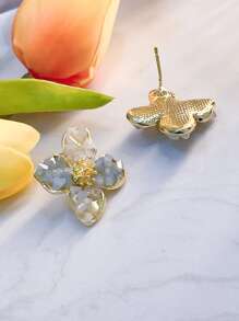 Flower Design Stud Earrings - Multicolor - View 2