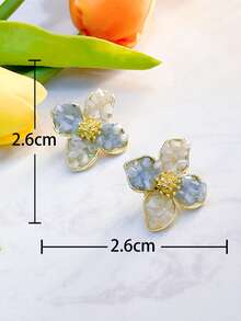 Flower Design Stud Earrings - Multicolor - View 3