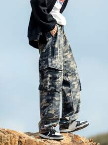 ROMWE MEN Guys Camo Print Flap Pocket Side Cargo Pants - Multicolor - View 3
