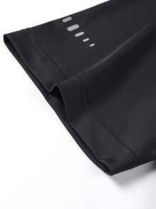 Manfinity Running 男士波点印花运动T恤 健身上衣 压缩衣 - 黑色 - 查看 3