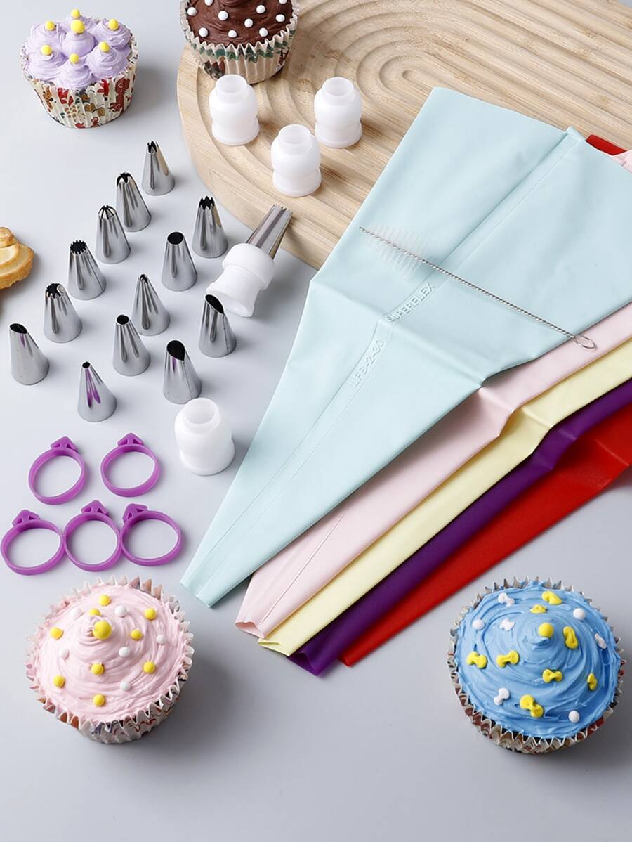 14入組不銹鋼裱花嘴和5入組裱花袋和5入組轉換器和1入組清潔刷和5入組矽膠戒指