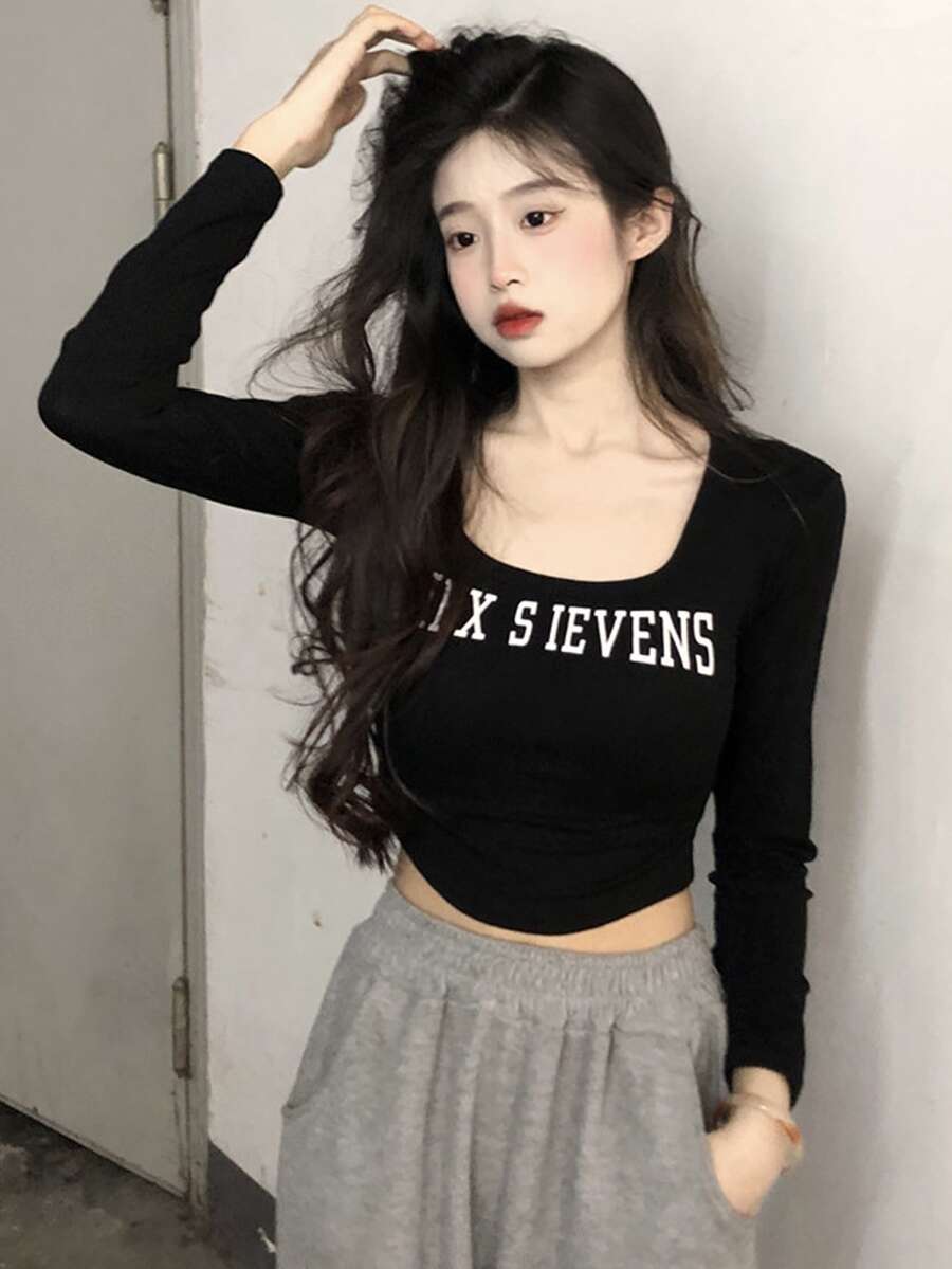 Letter Graphic Curved Hem Crop Tee - Black - View 1