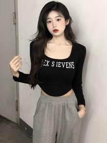 Letter Graphic Curved Hem Crop Tee - Black - View 4