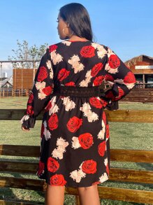 SHEIN Holidaya Plus Floral Print Guipure Lace Insert Flounce Sleeve Dress - Black - View 4