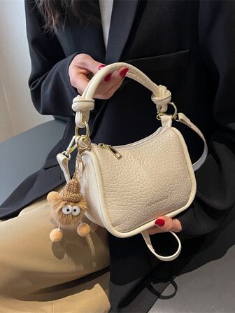 迷你字母圖案荔枝紋壓花流浪包附包飾