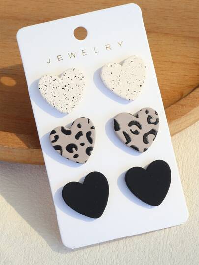 Set de 3 pares de aretes con diseño de salpicadura de tinta con forma de corazón, ideal como regalo para San Valentín, mamá, madre o Día de la Madre
