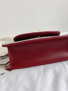 Bolsa cuadrada con estampado de corazón y letra con diseño de lazo con solapa - Multicolor - Ver 5